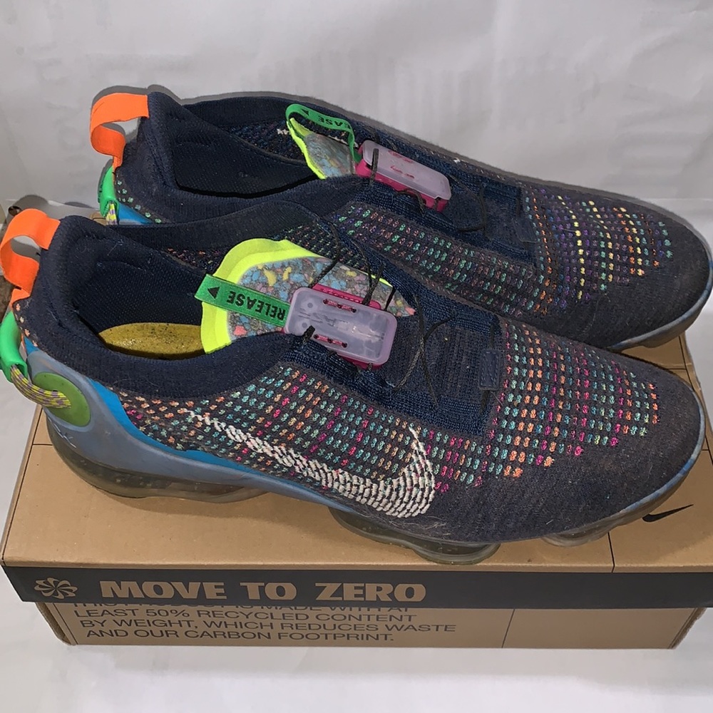 Running shoes - Picture 3 of 5